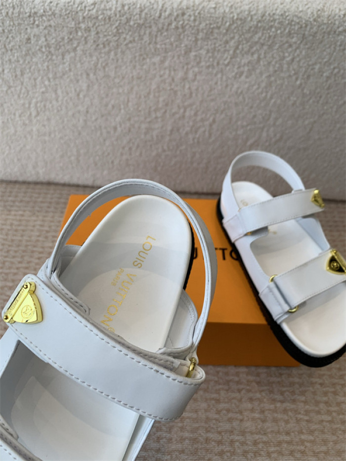 L&V sandal 211