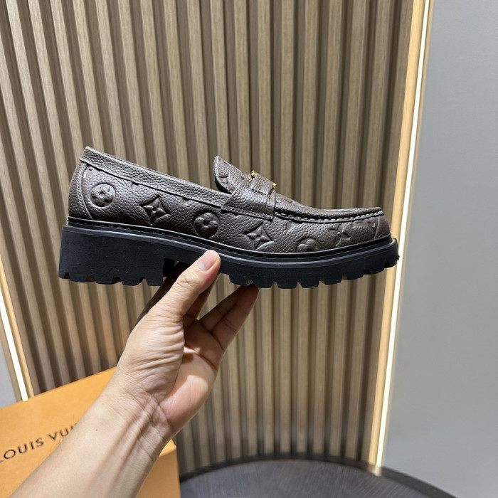 LV LOAFERS L0000750
