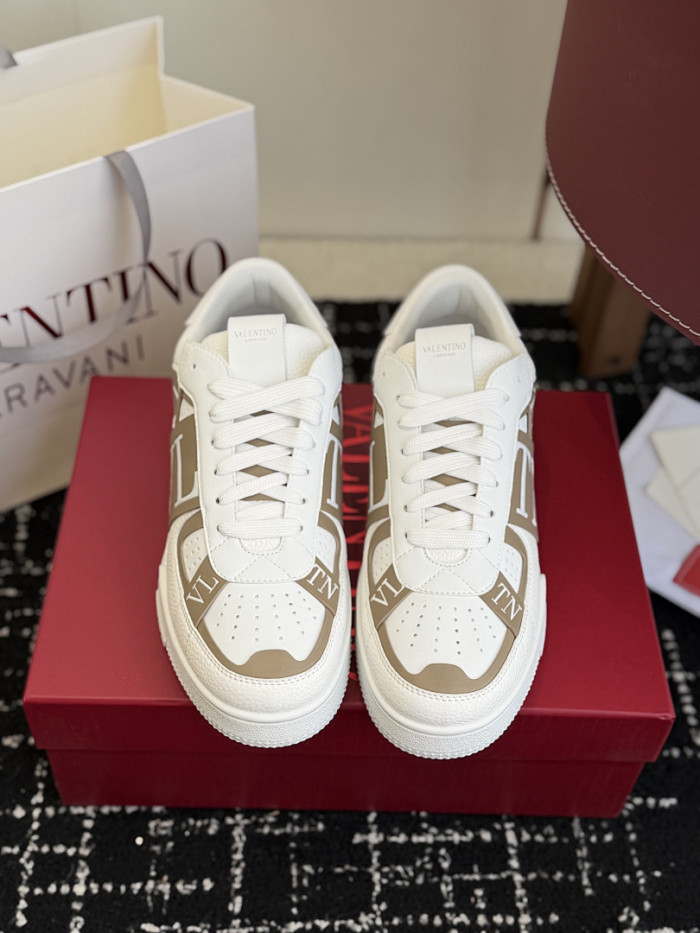 Va1e*ntin0 SNEAKERS VT059