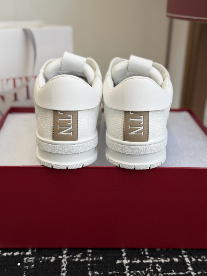 Va1e*ntin0 SNEAKERS VT059