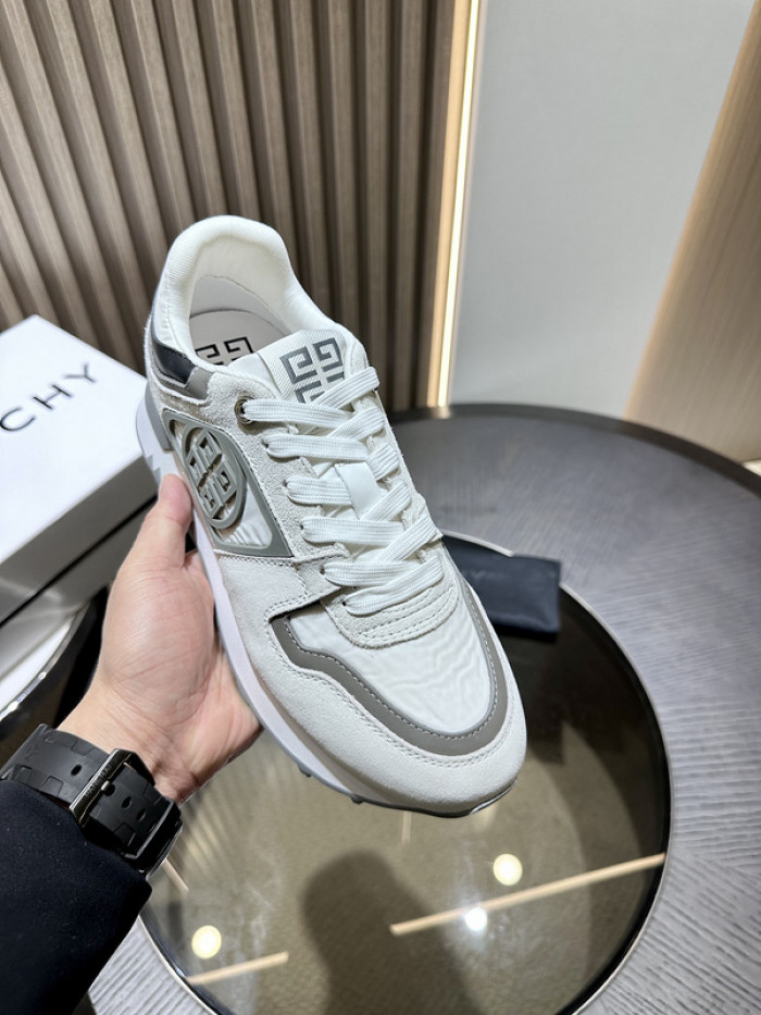 Givenchy Sneakers 660031