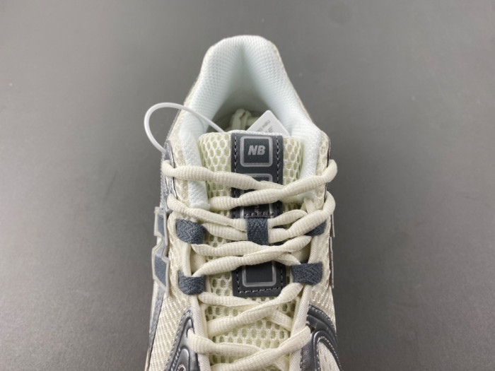 New Balance 1906R Moonrock Silver M1906RFS