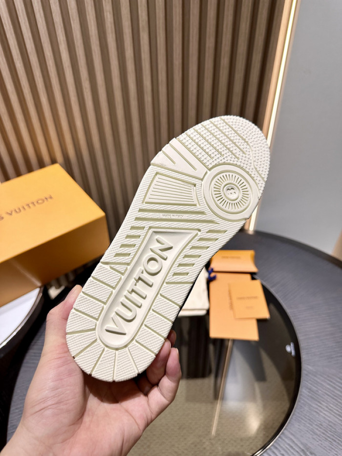 LV snekaers L0000396