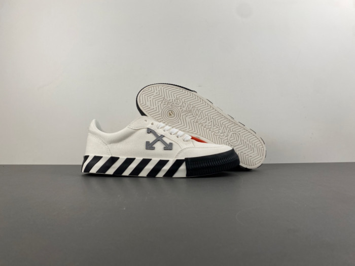 OFF-W c/o Virgil Abloh Vulc Low 2A7WTW