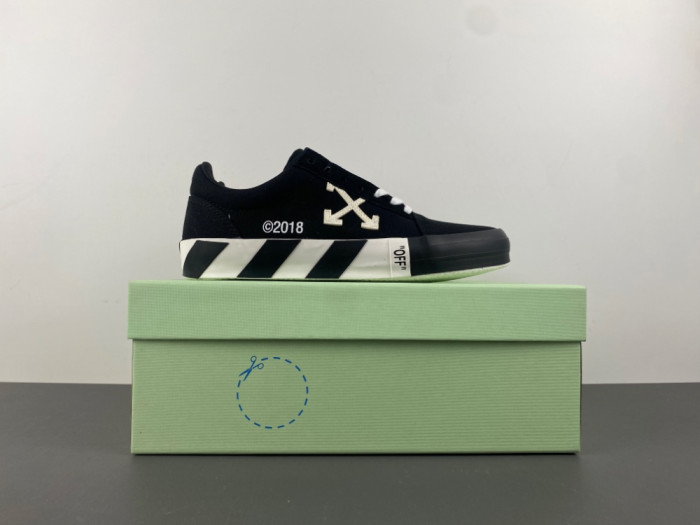 OFF-W c/o Virgil Abloh Vulc Low 2A4WTW